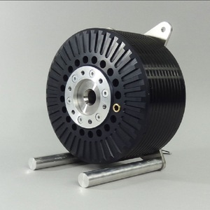 Moteur synchrone à aimant permanent Emrax série 228 23V pour équipement mécanique - Product Image 3