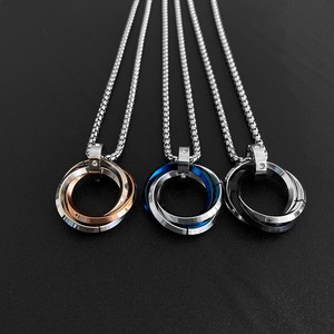 Bestsellers da Moda: Pingentes de Aço Inoxidável de Três Anéis para Homens e Mulheres, e Colares de Casal Incrustados com Diamantes - Product Image 1