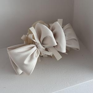 กิ๊บติดผมโบว์สีดำหวานๆ ดีไซน์เรียบหรู สีพื้น ผ้าคุณภาพดี สำหรับผู้หญิง ตกแต่งทรงผม ขายส่ง - Product Image 6