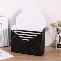 Boîte en papier en forme d'enveloppe boîte cadeau de fleur imprimée pour paquet Floral