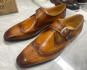 Chaussures habillées haut de gamme personnalisées avec gravure et fonction antidérapante améliorée - Chaussures pour hommes pour mariage et affaires - Product Image 5