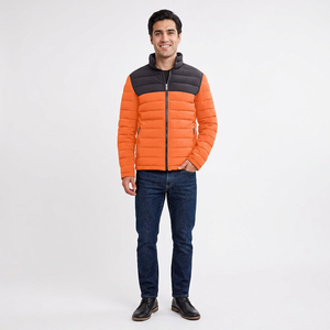 Veste matelassée en duvet de style streetwear OEM, vêtements d'hiver avec col montant et fermeture éclair sur le devant, vêtements d'extérieur avec poches à vendre - Product Image 1