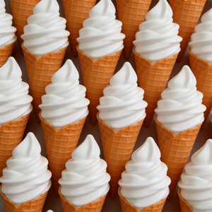Modelo de Helado Suave de Espuma de PVC Ecológico, Cono de Helado Artificial de Vainilla con Patrón de Corazón, Accesorio de Comida Falsa Realista - Product Image 1