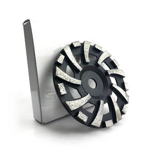 <span class=keywords><strong>Precio</strong></span> al por mayor <span class=keywords><strong>7</strong></span> <span class=keywords><strong>pulgadas</strong></span> 18 segmentos 30 #-150 # Rueda de copa de molienda de Diamante Negro Alas de pulido de diamante para <span class=keywords><strong>amoladora</strong></span> de hormigón - Product Image 1