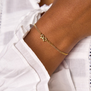 กำไลข้อมือคู่รักสไตล์พุทธแบบสั่นได้ รุ่นฮิต ขายดี สำหรับผู้หญิง ชุบทอง 18K บนสแตนเลสสตีล ลายผีเสื้อ - Product Image 3