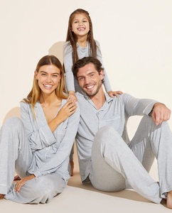 Pijama de tela modal con logotipo personalizado, pijama familiar supersuave, pijama de manga larga, 2 piezas, ropa de dormir a cuadros <span class=keywords><strong>para</strong></span> pareja y familia - Product Image 1