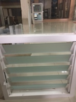 Volets en verre à lamelles horizontales modernes anti-effraction en PVC et UPVC réglables pour fenêtres d'hôtel
