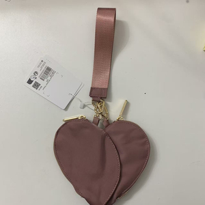 Porte-clés mignon en forme de cœur, mini porte-monnaie à fermeture éclair, porte-clés portable, portefeuille pour femmes et filles, pour les voyages quotidiens - Product Image 5