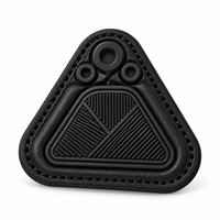 Étiquettes en cuir PU personnalisées directement de l'usine pour jeans, vêtements, chapeaux, patchs à logo en relief, étiquettes à coudre sur les vêtements