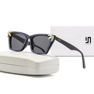 แว่นกันแดดทรงแคทอายสไตล์เรโทรสุดฮิต กรอบพลาสติก ป้องกันรังสียูวี 400 รุ่น 3 ซันเชดส์ Z6326 - Product Image 4