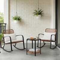 Ensemble bistrot de jardin en rotin tressé avec chaises à bascule, table d'appoint et coussins moelleux pour l'extérieur – Vente en gros