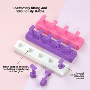 Support en plastique pour faux <span class=keywords><strong>ongles</strong></span> en forme de cœur, inspiré du Mochi Dopamine, non magnétique, outil de pratique DIY pour débutants, pas cher - Product Image 5