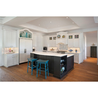 Armoire de cuisine en bois massif sur mesure, design personnalisé haut de gamme, style traditionnel