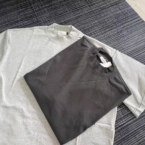 T-shirt vintage en polyester à col montant et manches courtes pour homme – Collection Printemps/Été – Coupe ample, polyvalent, tendance, style mature discret, design de niche sombre - Product Image 2