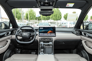Geely Boyue L 2025 de Cuarta Generación 15TD, SUV Turbo de Alta Potencia con Interior Espacioso, Superventas en África - Product Image 3