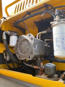 Excavadora de cadenas Volvo EC380DL usada de 38 toneladas con pintura original, motor Volvo D13H, excavadora pesada de segunda mano para minería en venta - Product Image 3