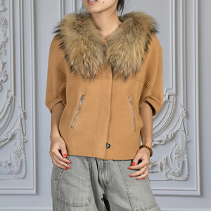 Vente Flash Mode : Manteau en <span class=keywords><strong>Tricot</strong></span> Uni à Manches Courtes pour <span class=keywords><strong>Femme</strong></span> avec Col Amovible en Fourrure de Renard - Product Image 3