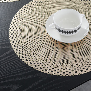 Sets <span class=keywords><strong>de</strong></span> table ronds en PVC avec motif ajouré en dentelle – Offre spéciale – Sets <span class=keywords><strong>de</strong></span> table en vinyle faciles à nettoyer pour la décoration <span class=keywords><strong>de</strong></span> restaurants et <span class=keywords><strong>de</strong></span> mariages - Product Image 1