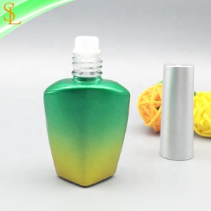 Bán buôn đầy màu sắc Rỗng thiết kế độc đáo 10ml ưa thích UV Gel Sơn móng tay chai thủy tinh, bạc nắp tròn với bàn chải - Product Image 2