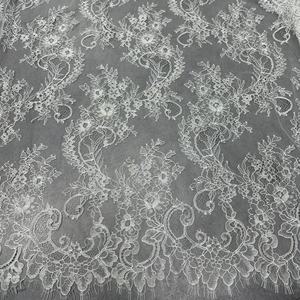 قماش دانتيل شانتيلي فرنسي AFFINITY صديق للبيئة من البوليستر والنايلون مزين بحواف رمشية مناسب لفساتين الزفاف النسائية والستائر ومفارش المائدة - Product Image 1