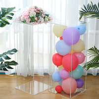 Grande boîte en plexiglas géante transparente rectangulaire personnalisée, parfaite pour les allées de mariage, les salles de banquet et l'obtention du diplôme.
