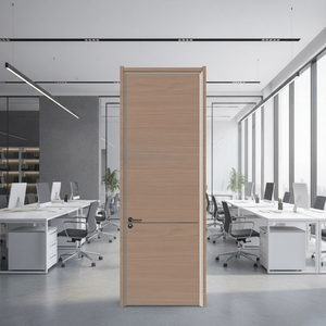 أبواب منحوتة أنيقة بتصميم بسيط لغرفة المعيشة، أبواب داخلية للمنازل والفنادق والفيلات والشقق وغرف الطعام والحمامات - Product Image 1