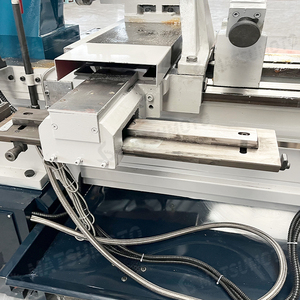 Máquina de torno manual de 1500mm de la serie <span class=keywords><strong>CY</strong></span> de alta calidad C6266Y-1500 torno horizontal de servicio pesado a un precio atractivo - Product Image 2