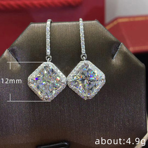 Orecchini Pendenti Grandi e Scintillanti Minimalisti, Gioielli Versatili alla Moda per Donne - Product Image 5