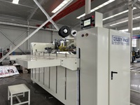 Boîte semi-automatique de carton formant la machine agrafeuse piquante d'une seule pièce de carton cloueuse