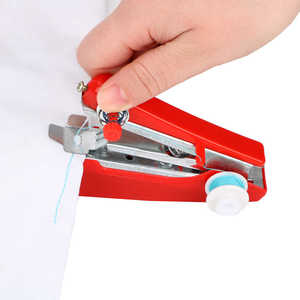 Máquina de Coser Portátil Mini de Color Aleatorio, Herramientas de Costura Simples, Operación <span class=keywords><strong>Manual</strong></span>, para el Hogar, Viajes, Bordado Pequeño - Product Image 3