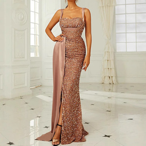 Vestido de noche halter de sirena con lentejuelas, falda larga, espalda descubierta, capa transparente y cintura natural - Product Image 1