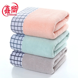 Toalla de baño Golden Leaf de algodón puro 70x140cm, a cuadros, bordada, para regalo, para uso doméstico y en supermercados - Product Image 4