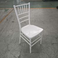 Chaise Chiavari empilable en résine PP blanche pour événements extérieurs, mariages, banquets, repas, location