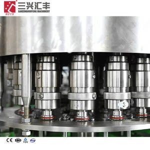 Machine de remplissage et d'étiquetage de bouteilles de boissons gazeuses, de soda et de boissons rafraîchissantes - Product Image 4