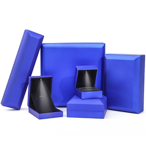 Bán Buôn Đồ Trang Sức Bao Bì Vòng Cổ Vòng Đeo Tay Nhẫn Hộp Đồ Trang Sức Biểu Tượng Tùy Chỉnh Cao End Màu Xanh Nhựa LED Hộp Đồ Trang Sức Với Ánh Sáng - Product Image 4