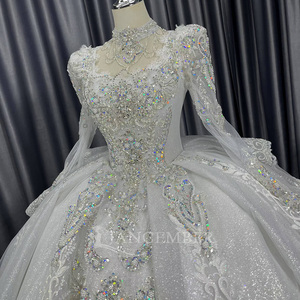 Robe de mariée de luxe Lscm61, longue traîne, coupe princesse, manches longues, perles lourdes, haute qualité, style féerique, Jancember - Product Image 3