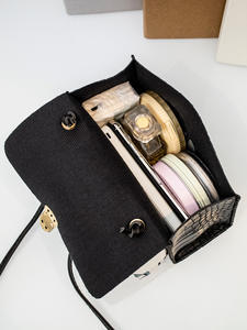 Sac à main pour femmes tendance et durable, sac bandoulière, sac à bandoulière, fermeture à glissière, matériau PU, design carré portable - Product Image 6