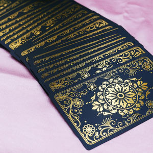 高品质批发定制环保 PVC 金箔防水塔罗牌带用户手册家庭使用黑金太阳设计 - Product Image 6