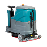 Nettoyeur de sols électrique autoporté à double brosse haute pression Ramp-Master GIYO X8, capacité de montée de 8 % pour parkings multi-niveaux