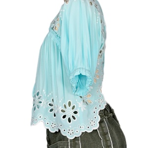 Top Corto Holgado con Bordado Láser Personalizado de Manga Corta para Mujer, Nuevo y a la Moda, OEM - Product Image 2