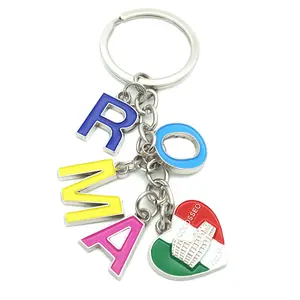 개인화 된 사용자 정의 3D 금속 에나멜 기념품 열쇠 고리 도매 아연 합금 빈티지 문자 로고 사용자 정의 키 체인 매력