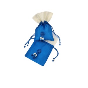 Patchwork Cosmetic Bag Stylish Fabric Makeup Organizer for Travel, Lightweight and Reusable, Perfect for Storing Beauty - Product Image 4