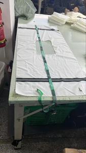 Tallit Katan en laine Chabad avec des patchs en soie, chaque coin avec 2 trous diagonaux - Product Image 3