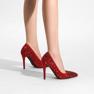 Chaussures à talons aiguilles personnalisables pour femmes avec logo, confortables, à bout pointu, ornées de strass, idéales pour mariée - Product Image 4