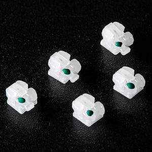 Supports orthodontiques <span class=keywords><strong>en</strong></span> <span class=keywords><strong>céramique</strong></span> autoligaturants AZDENT Dental SL Clear Roth 022 Mbt 022 - Product Image 4