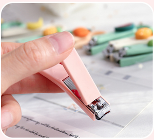 Cortauñas plegable con dibujos animados para niños, cortador <span class=keywords><strong>de</strong></span> <span class=keywords><strong>uñas</strong></span> portátil con frutas, animales, antisalpicaduras, para manicura - Product Image 3