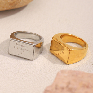 Anillo Cuadrado Dorado Dreamidea con Grabado 'Milagros Ocurren', Joyería Motivacional, Diseño Minimalista y Atrevido para Uso Diario - Product Image 3
