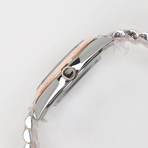 Toute la montre est fabriquée en acier inoxydable 904L et est dotée d'un matériau lumineux bleu glace de qualité supérieure. C'est une montre mécanique - Product Image 5