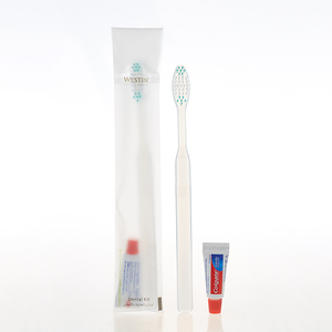 Accessoires d'équipements hôteliers personnalisés en gros <span class=keywords><strong>Kit</strong></span> <span class=keywords><strong>de</strong></span> toilette <span class=keywords><strong>de</strong></span> <span class=keywords><strong>salle</strong></span> <span class=keywords><strong>de</strong></span> <span class=keywords><strong>bain</strong></span> d'hôtel 5 étoiles jetable bon marché - Product Image 2