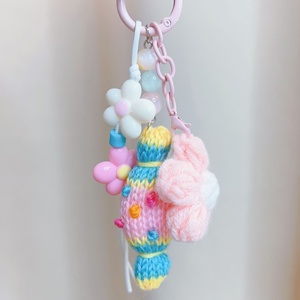 Llavero de punto hecho a mano con diseño de flor y dulce, ideal como adorno para bolso, coche o teléfono móvil para niñas. - Product Image 5